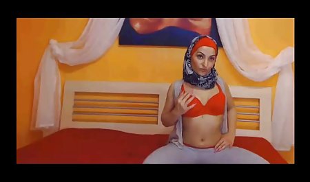 دختر سکسی که دارای سینه های کوچک است از blowjob بزرگترین سایت سکسی جهان می دهد