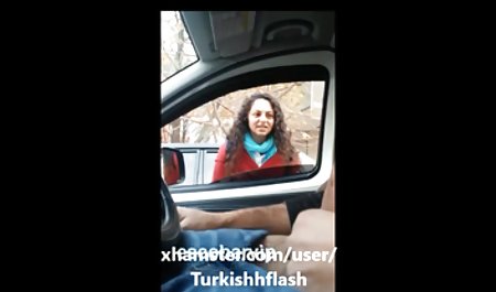 لزبین های جوان با اشتیاق زیباترین فیلم سکسی دنیا یکدیگر را می بوسند و گربه می کنند