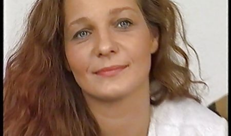 چیز کوچک Redhead توسط جدیدترین سکس دنیا دو مرد گرفتار شده است