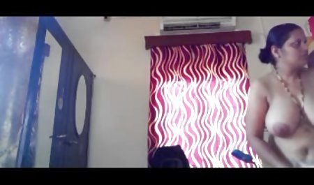 دو خروس یک دختر دانلود سکسی ترین فیلم جهان ضعیف را می گیرند