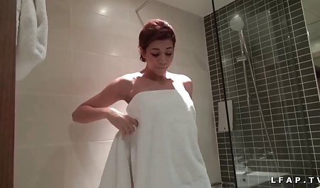 این مربی شدید به جای بهترين سكس دنيا دویدن ، بلوند جذاب را در جنگل گرفت