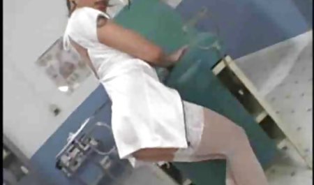 مازور روی گربه تراشیده مشتری تمرکز می کند و او را بهترين سكس دنيا صید می کند